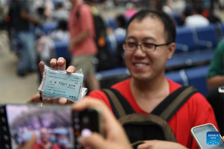 Primeira HSR da China projetada para 350 km/h oferece 340 milh?es de viagens de passageiros em 15 anos