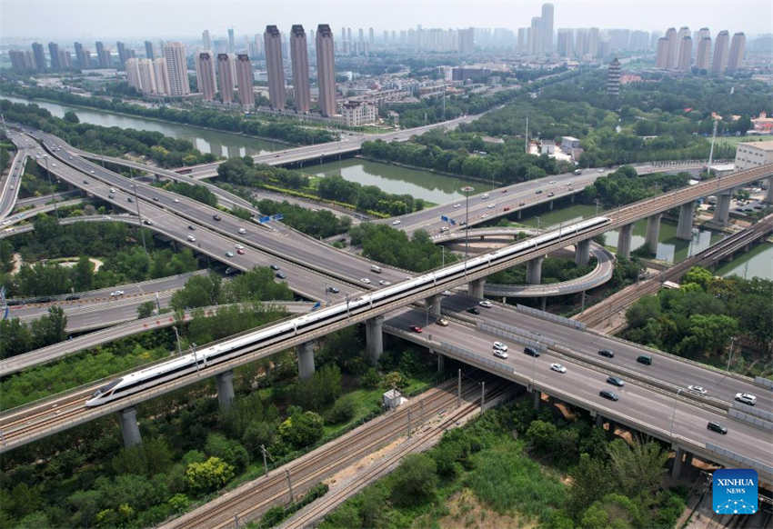 Primeira HSR da China projetada para 350 km/h oferece 340 milh?es de viagens de passageiros em 15 anos