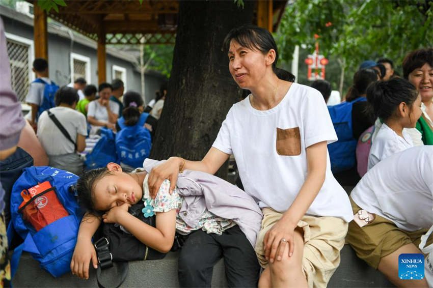 Passageiros presos no distrito de Mentougou em Beijing s?o transferidos com seguran?a
