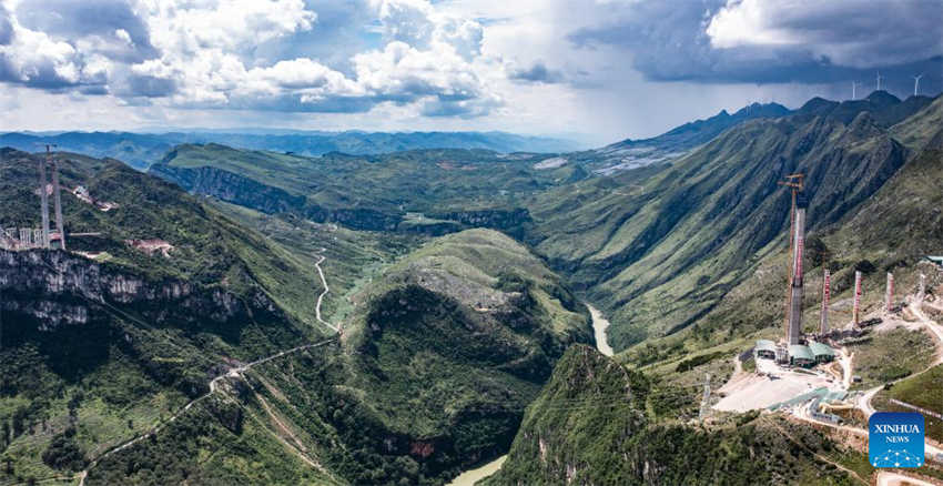 Ponte em constru??o sobre o Grand Canyon de Huajiang será a mais alta do mundo