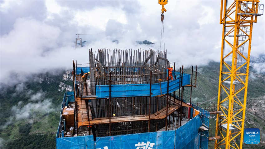 Ponte em constru??o sobre o Grand Canyon de Huajiang será a mais alta do mundo