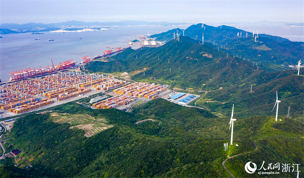 Zhejiang: Porto de Zhoushan opera 125 rotas marítimas a ligar aos países e regi?es do Cintur?o e Rota