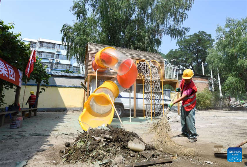 Beijing: escolas iniciam processo de reconstru??o após cheias