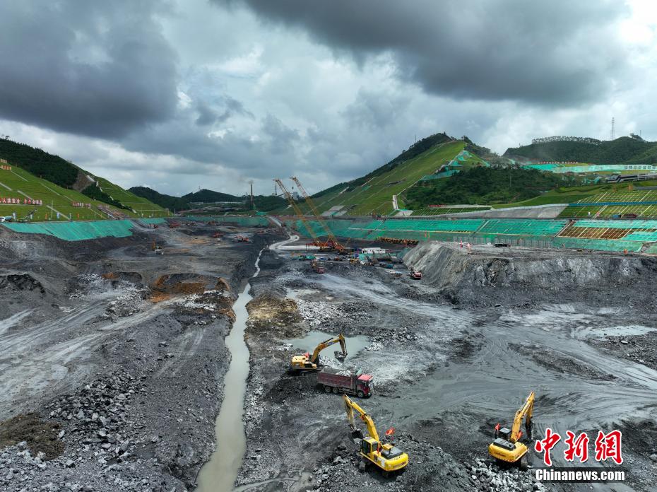 Guangxi constrói maior eclusa de economia de água fluvial do mundo
