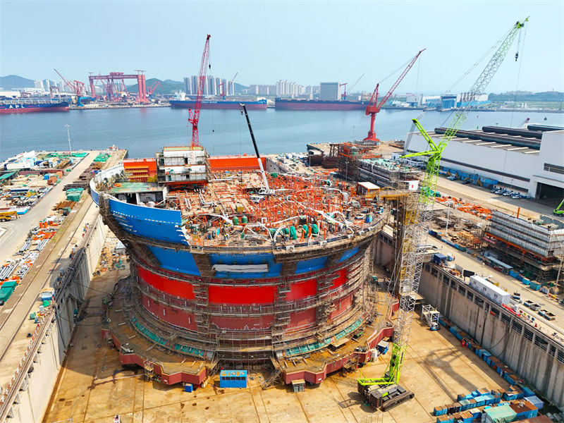 Qingdao: concluída constru??o do corpo principal de primeiro novo navio de produ??o, armazenamento e descarga
