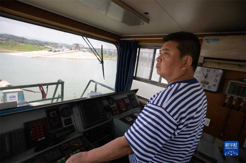 Sichuan: constru??o de ponte p?e termo ao uso de balsas em Yibin