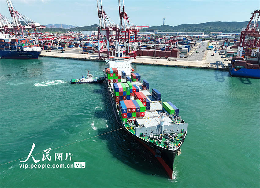 Shangdong: porto de Qingdao abre 10 rotas ao longo dos países membros da iniciativa Cintur?o e Rota
