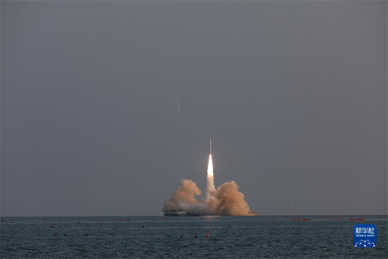 Foguete comercial da China lan?a 4 satélites a partir do mar