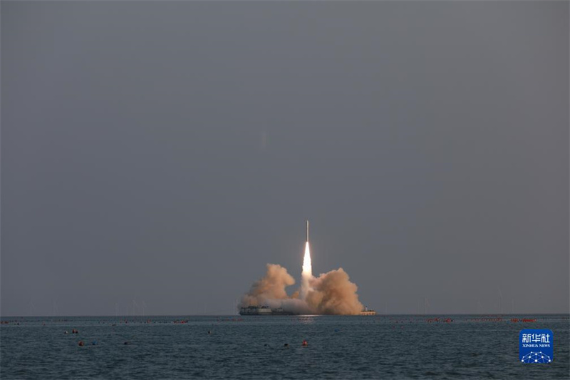 Foguete comercial da China lan?a 4 satélites a partir do mar