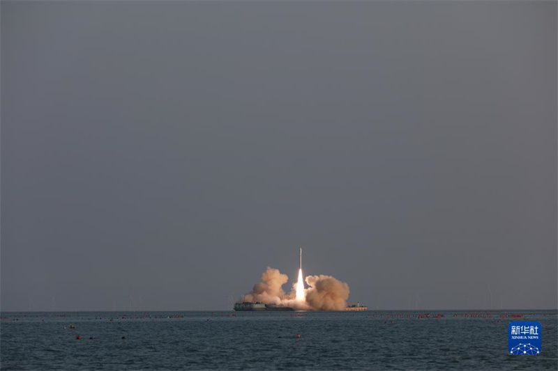 Foguete comercial da China lan?a 4 satélites a partir do mar