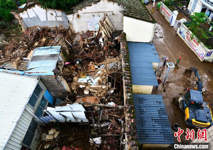 Inunda??es afetam gravemente áreas urbanas e rurais no leste da China devido ao tuf?o Haikui