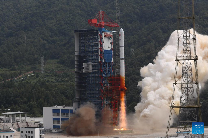 China lan?a novo satélite de sensoriamento remoto com sucesso