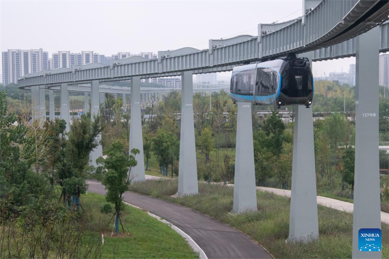 China lan?a primeira linha suspensa de monotrilho em Wuhan