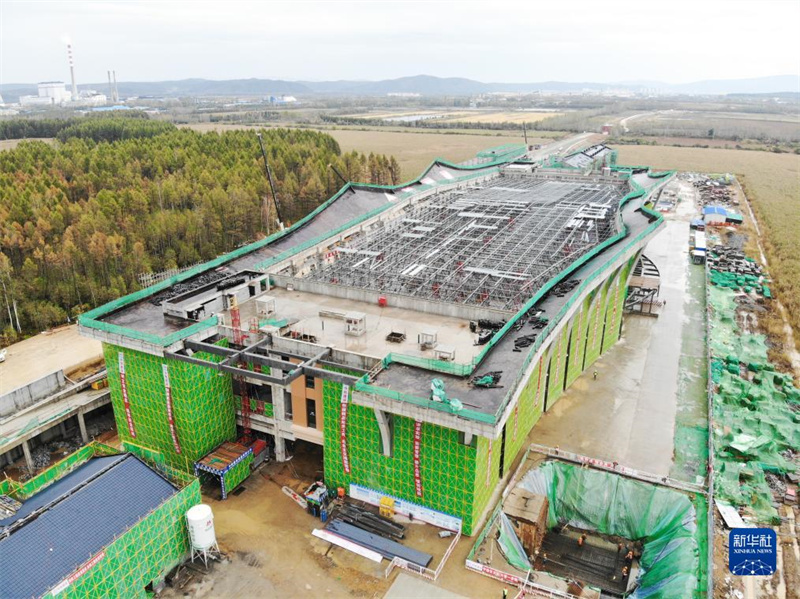 Esta??o de Yichun West: concluída estrutura principal da esta??o ferroviária de alta velocidade mais a norte da China