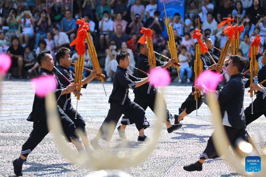 Festival do Meio Outono é celebrado em toda a China