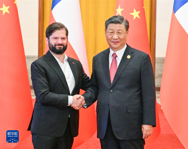Xi Jinping mantém conversa??es com presidente chileno