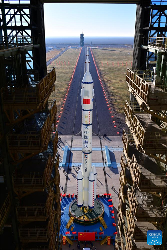 China se prepara para lan?ar nave espacial tripulada Shenzhou-17
