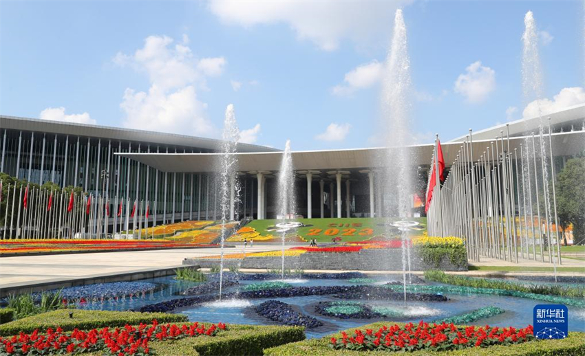 Galeria: Shanghai decorada para receber Exposi??o Internacional de Importa??o da China