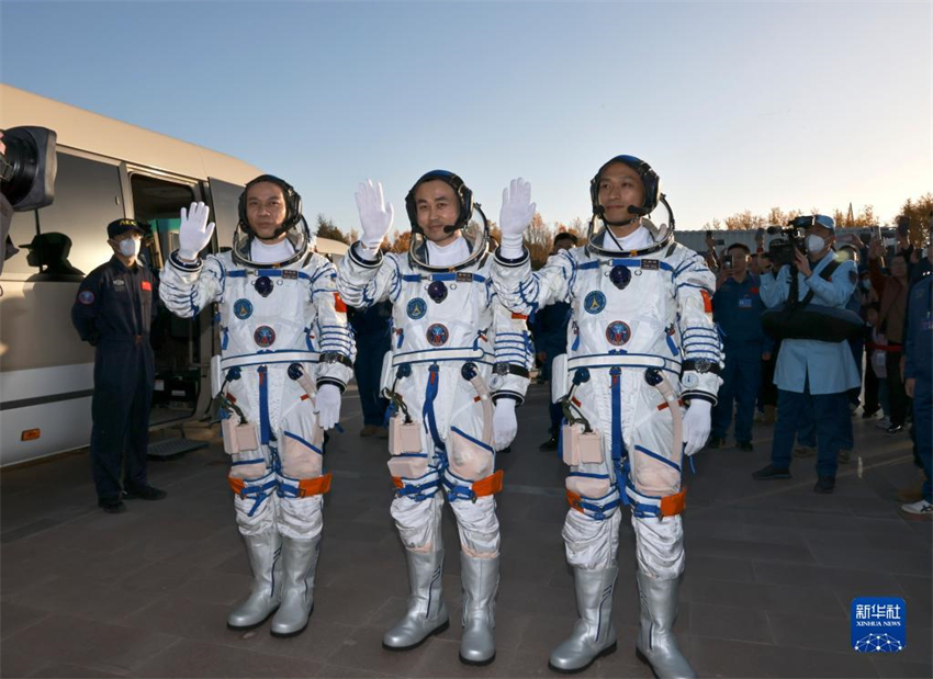 Realizada cerim?nia de despedida para astronautas chineses da miss?o Shenzhou-17