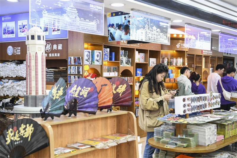 Uma antiga rua de servi?os postais se torna um destino turístico popular após uma reforma em Chongqing