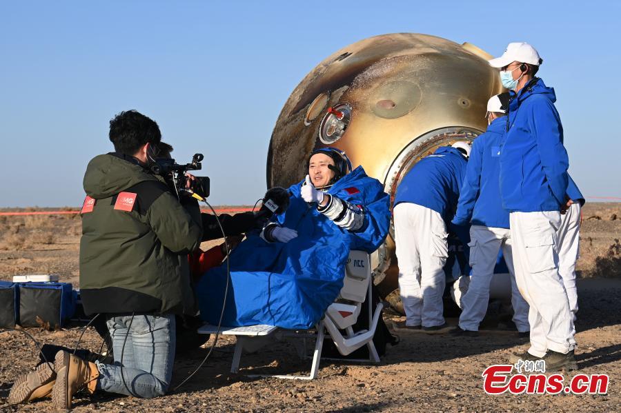 Astronautas da Shenzhou-16 est?o em bom estado de saúde após pousarem na Terra