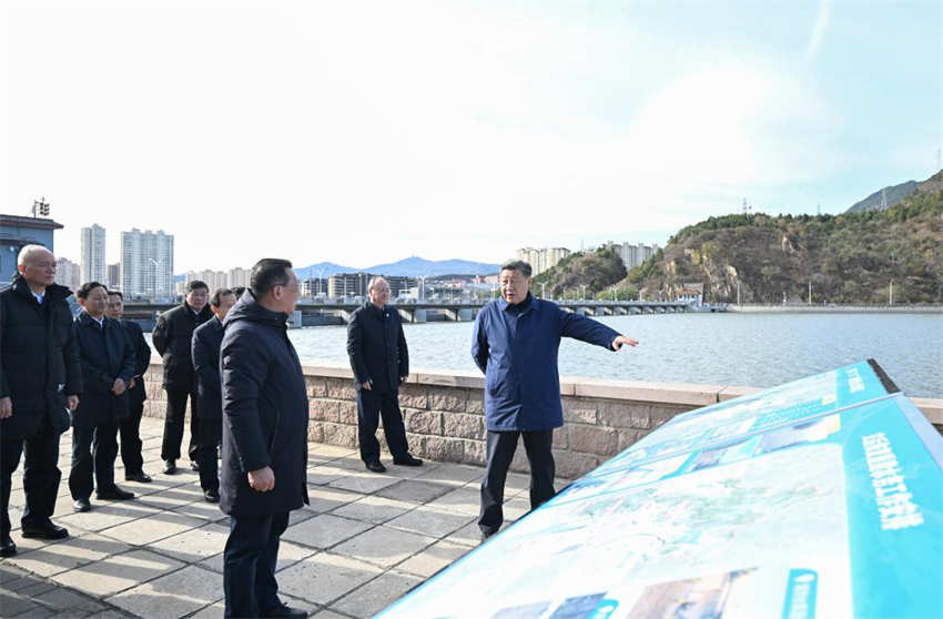 Xi Jinping inspeciona reconstru??o pós-inunda??o em Beijing e Hebei