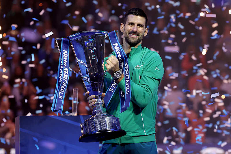 Djokovic conquista o 7o Finals quebrando novo recorde