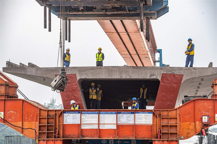 Constru??o da ferrovia de alta velocidade Chongqing-Kunming firma novos progressos