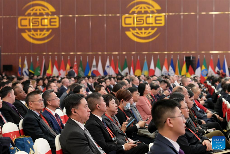 Primeira Exposi??o Internacional da Cadeia de Suprimentos da China come?a em Beijing