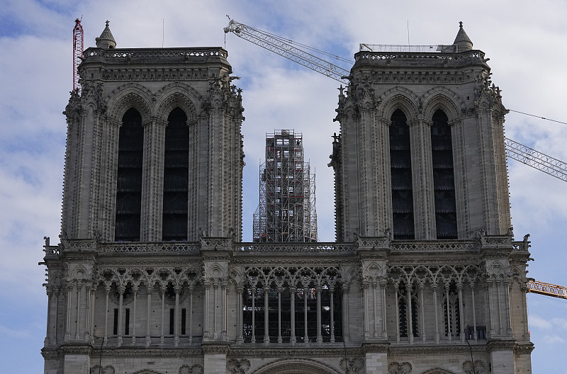 Trabalhos de restaura??o continuam no pós-incêndio em Notre Dame