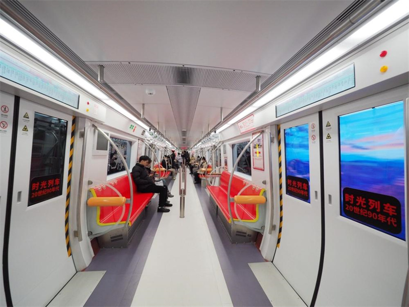 “Trem do tempo” do metr? de Beijing entra novamente em opera??o