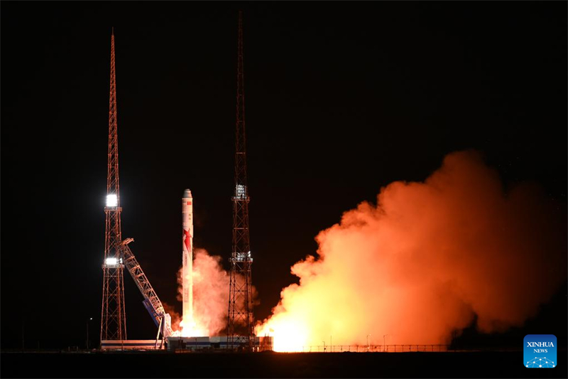 China lan?a foguete transportador Zhuque-2 com três satélites
