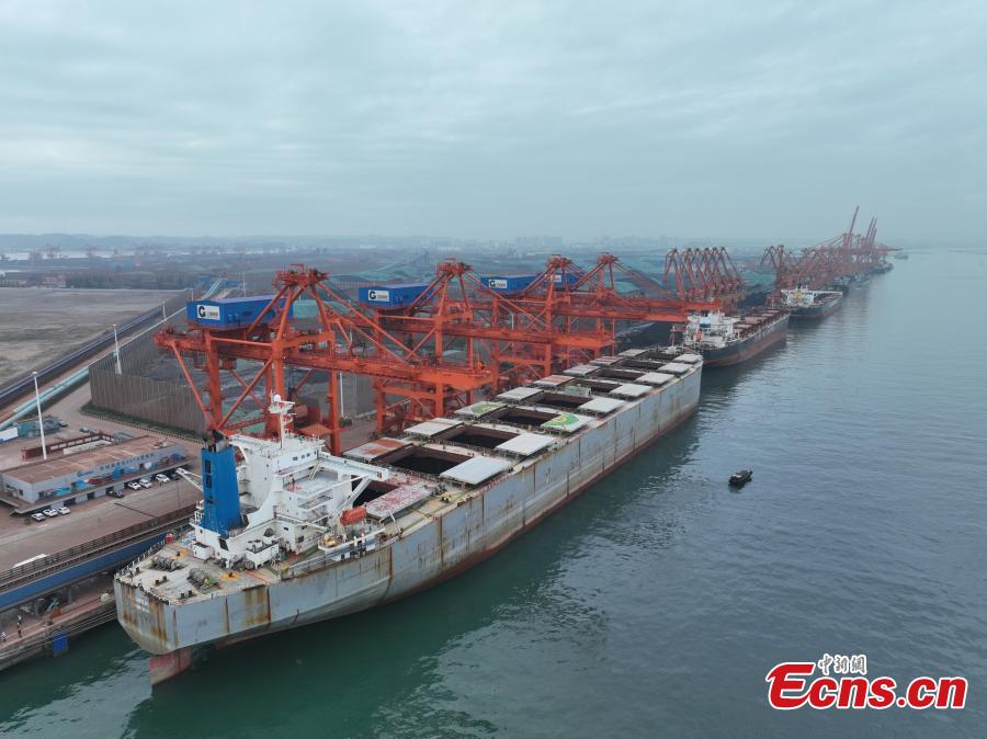 Ponto de partida da 'Trilha de Ho Chi Minh no Mar' transforma maior porto comercial em Guangxi