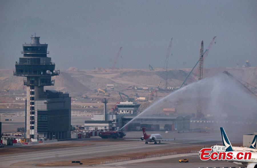 Avi?es C919 e ARJ21 desenvolvidos na China fazem primeira viagem a Hong Kong