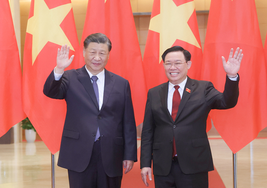 Xi Jinping diz que China e Vietn?, sob novas circunstancias, devem avan?ar no caminho de amizade e coopera??o