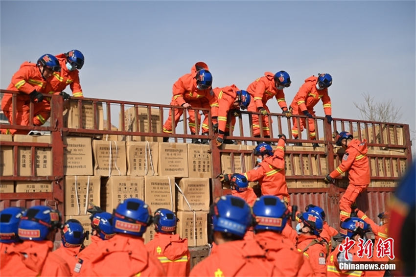 China intensifica a??es de alívio em regi?es atingidas pelo terremoto