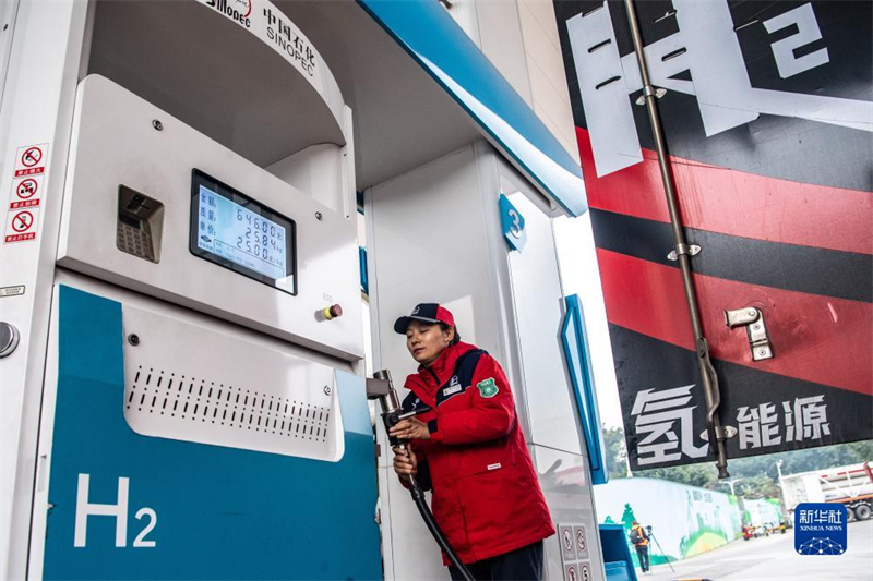 Maior centro de abastecimento de hidrogênio para veículos do sudoeste da China entra em opera??o em Chongqing