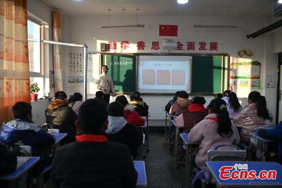 Gansu: aulas s?o retomadas no condado de Jishishan, atingido pelo terremoto