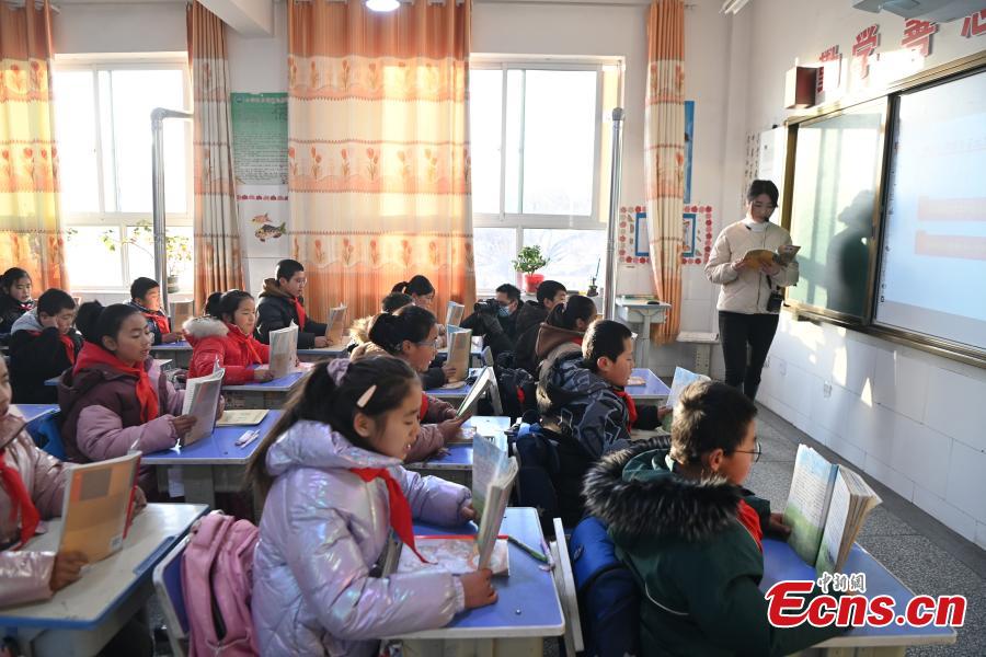 Gansu: aulas s?o retomadas no condado de Jishishan, atingido pelo terremoto