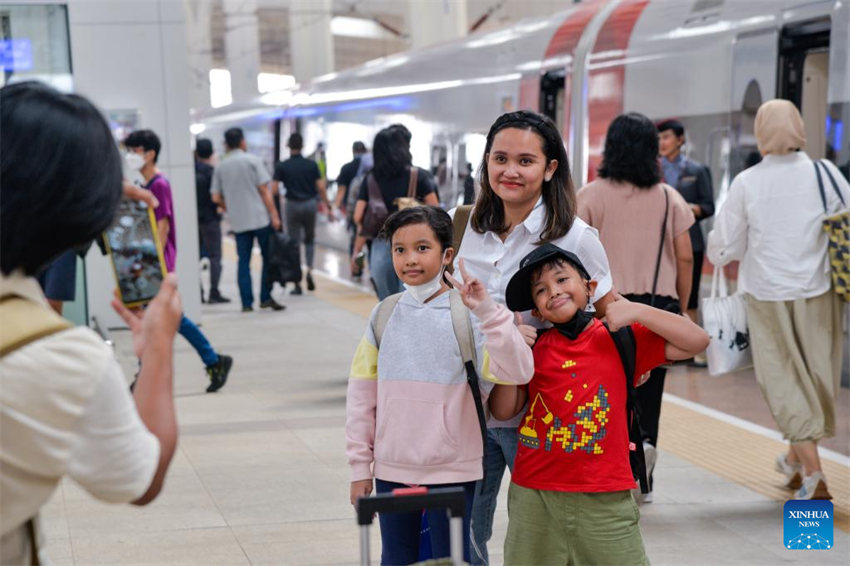 Ferrovia de alta velocidade de Jacarta-Bandung registra 1 milh?o de viagens de passageiros
