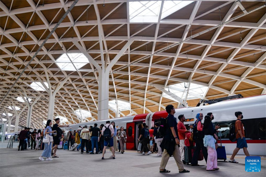 Ferrovia de alta velocidade de Jacarta-Bandung registra 1 milh?o de viagens de passageiros