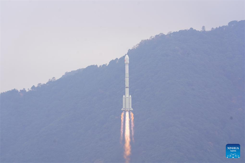 China lan?a novos satélites para aprimorar servi?os do BDS-3