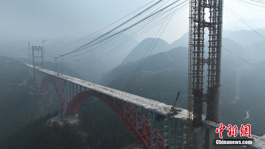 Foi unida a maior ponte em arco duplex em constru??o do mundo