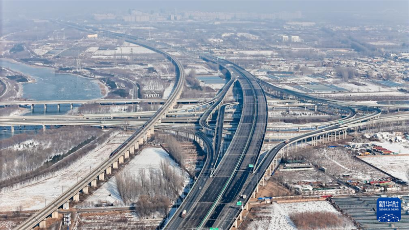 Novo segmento da via expressa Beijing-Xiong'an foi aberto ao tráfego