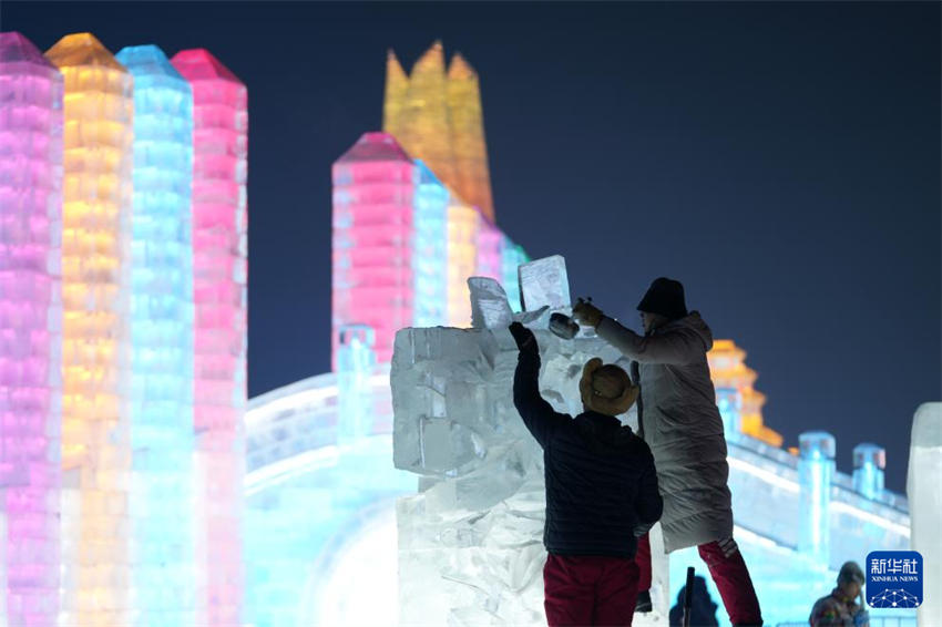 35o Concurso Internacional de Esculturas de Gelo de Harbin é inaugurado