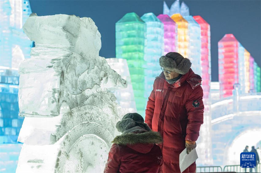 35o Concurso Internacional de Esculturas de Gelo de Harbin é inaugurado