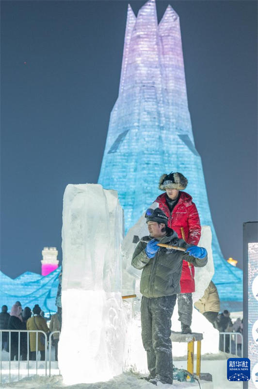 35o Concurso Internacional de Esculturas de Gelo de Harbin é inaugurado