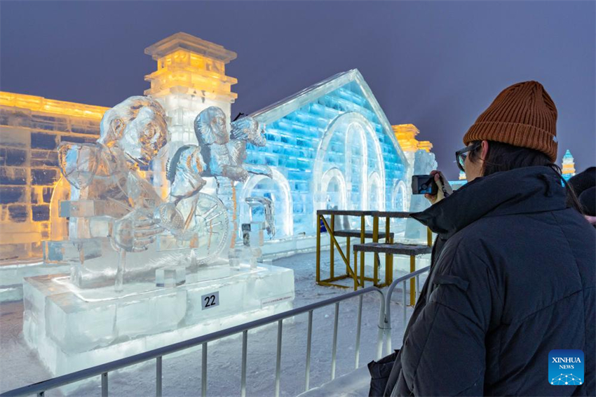 Competi??o Internacional de Esculturas de Gelo de Harbin é concluída
