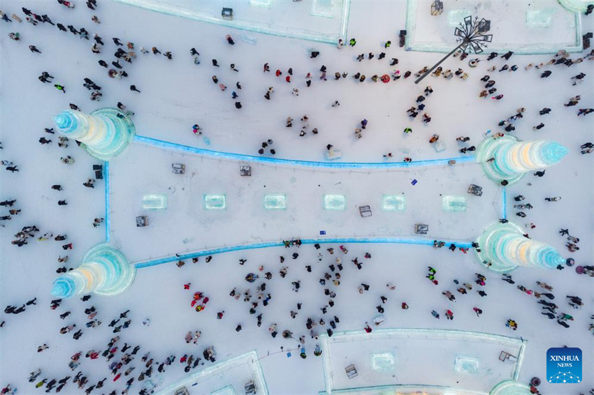 Competi??o Internacional de Esculturas de Gelo de Harbin é concluída