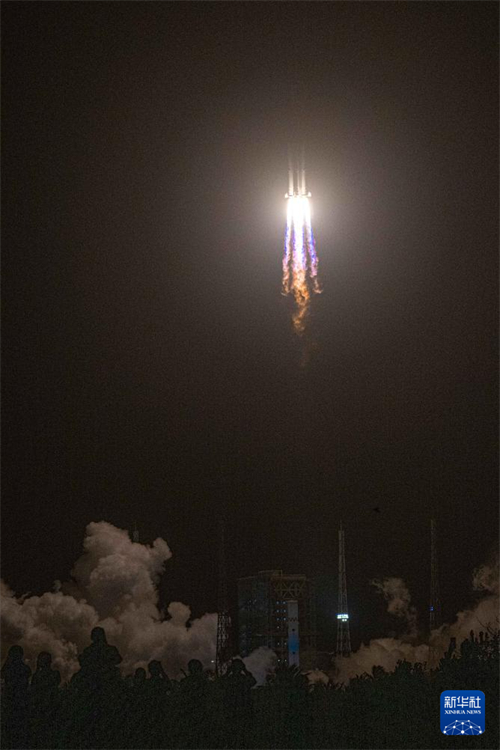 China lan?a nave espacial de carga Tianzhou-7